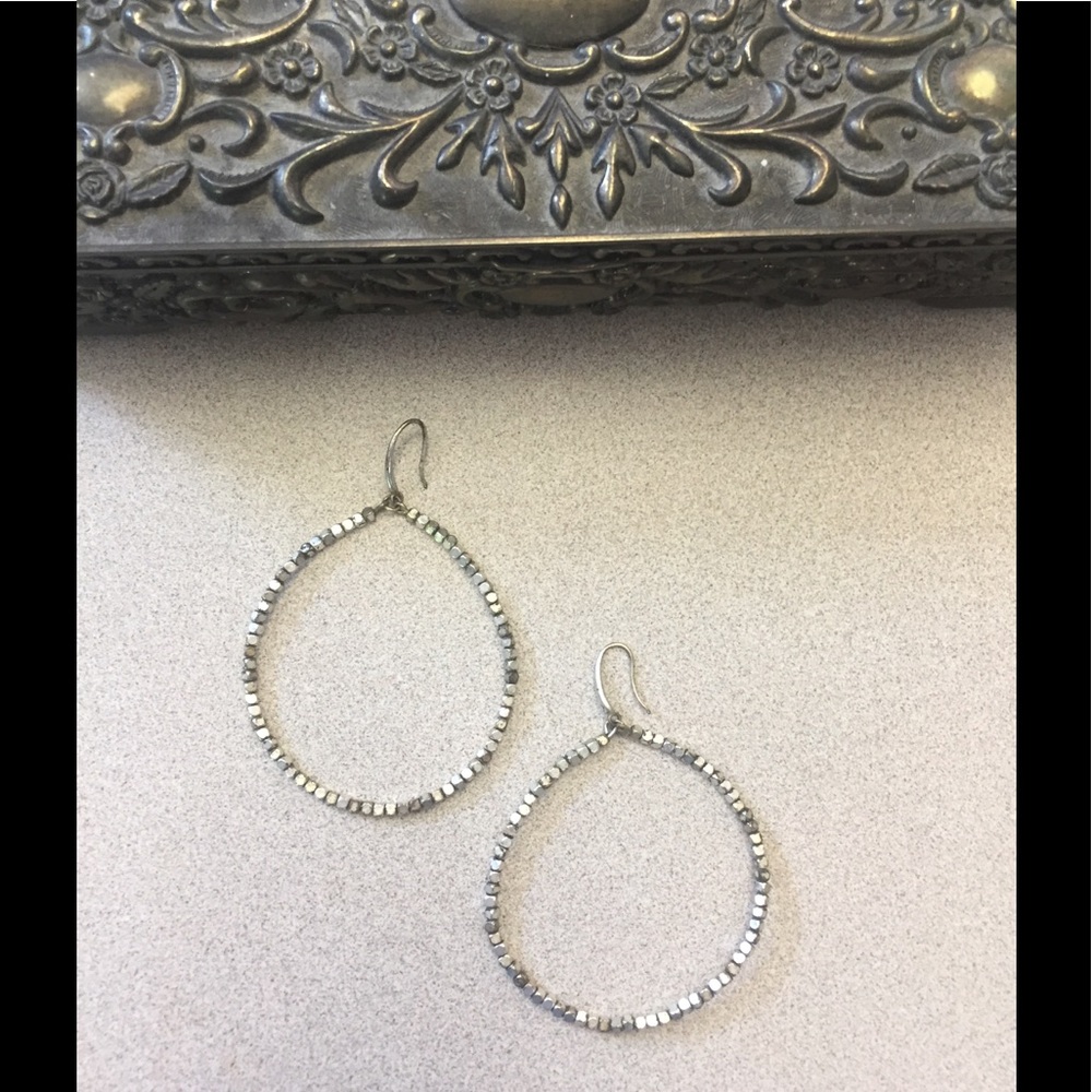 🎉Fun silver beaded  hoops